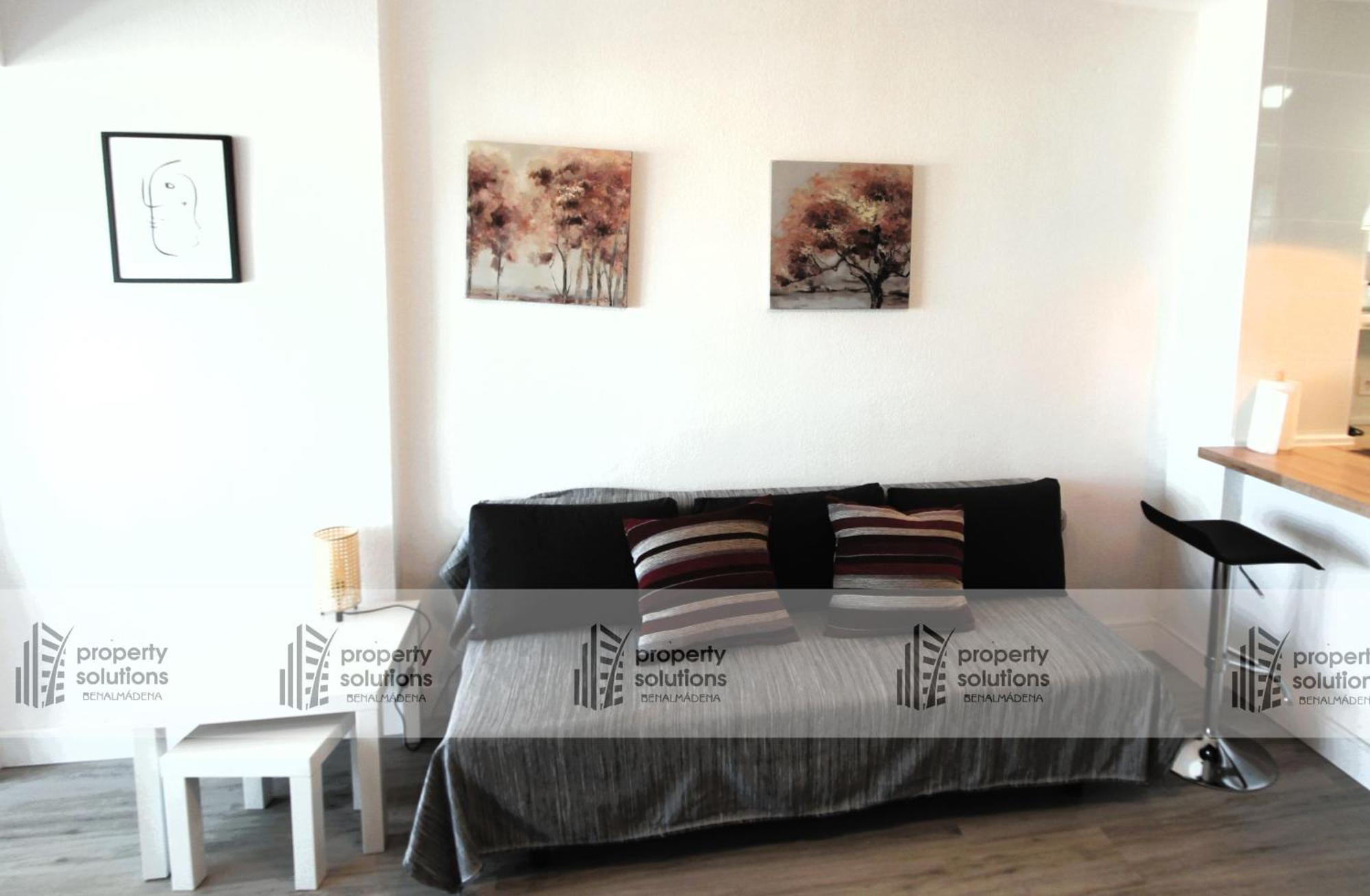 714 Iris Apartamento - Vista Al Mar - Cerca De Tren, Restaurantes, Tiendas - Playa A 10 Min Caminando 贝纳尔马德纳 外观 照片