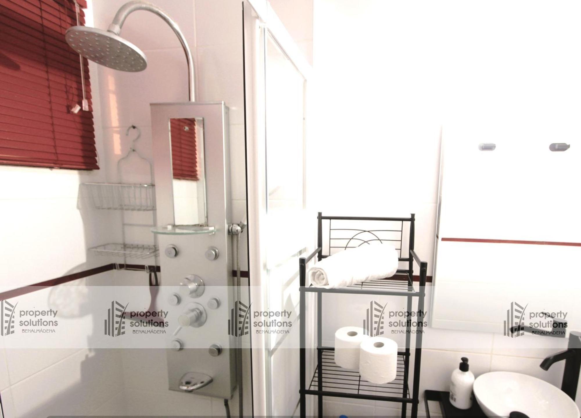 714 Iris Apartamento - Vista Al Mar - Cerca De Tren, Restaurantes, Tiendas - Playa A 10 Min Caminando 贝纳尔马德纳 外观 照片